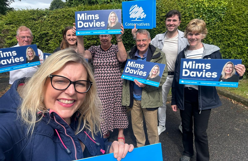 Mims Davies PPC in Uckfield speaking with residents