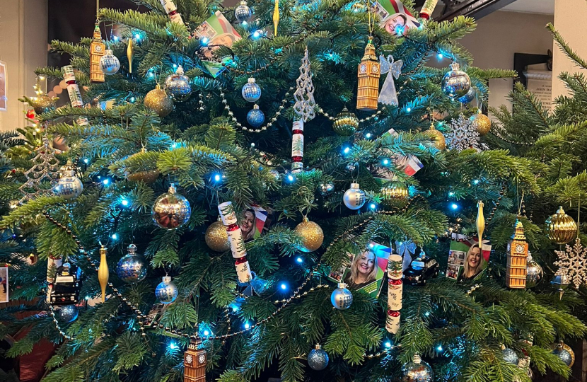 Mims Davies MP joins Holy Cross Christmas Tree Festival