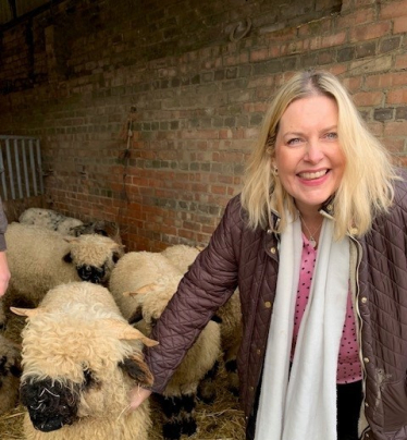 Mims Davies MP joins South Brockwells Farm after Labour Budget of Broken Promises